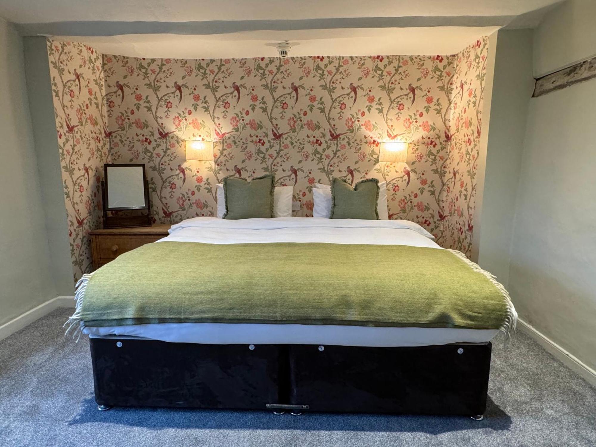 Neeld Arms Hotel Grittleton Luaran gambar