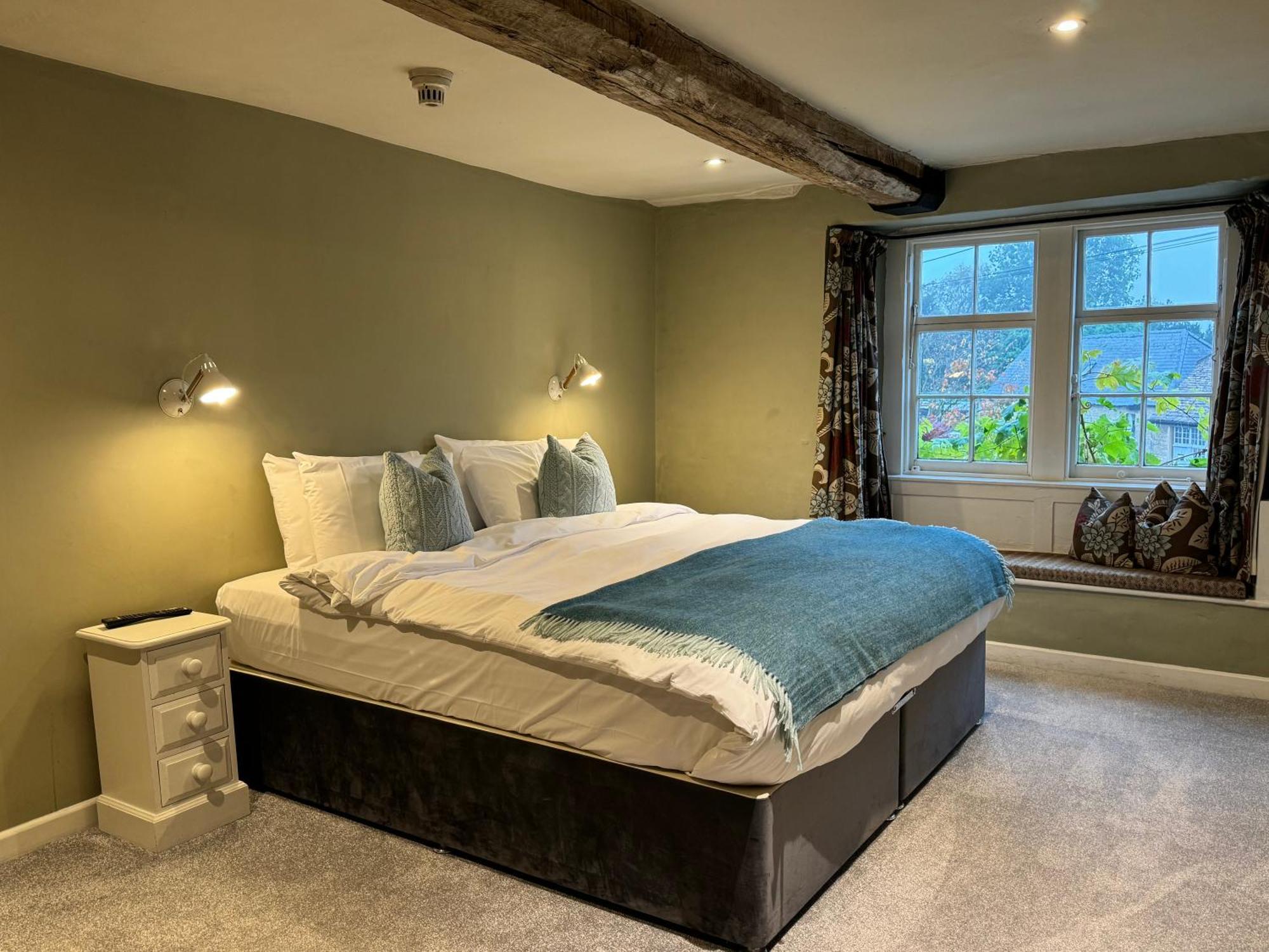 Neeld Arms Hotel Grittleton Luaran gambar