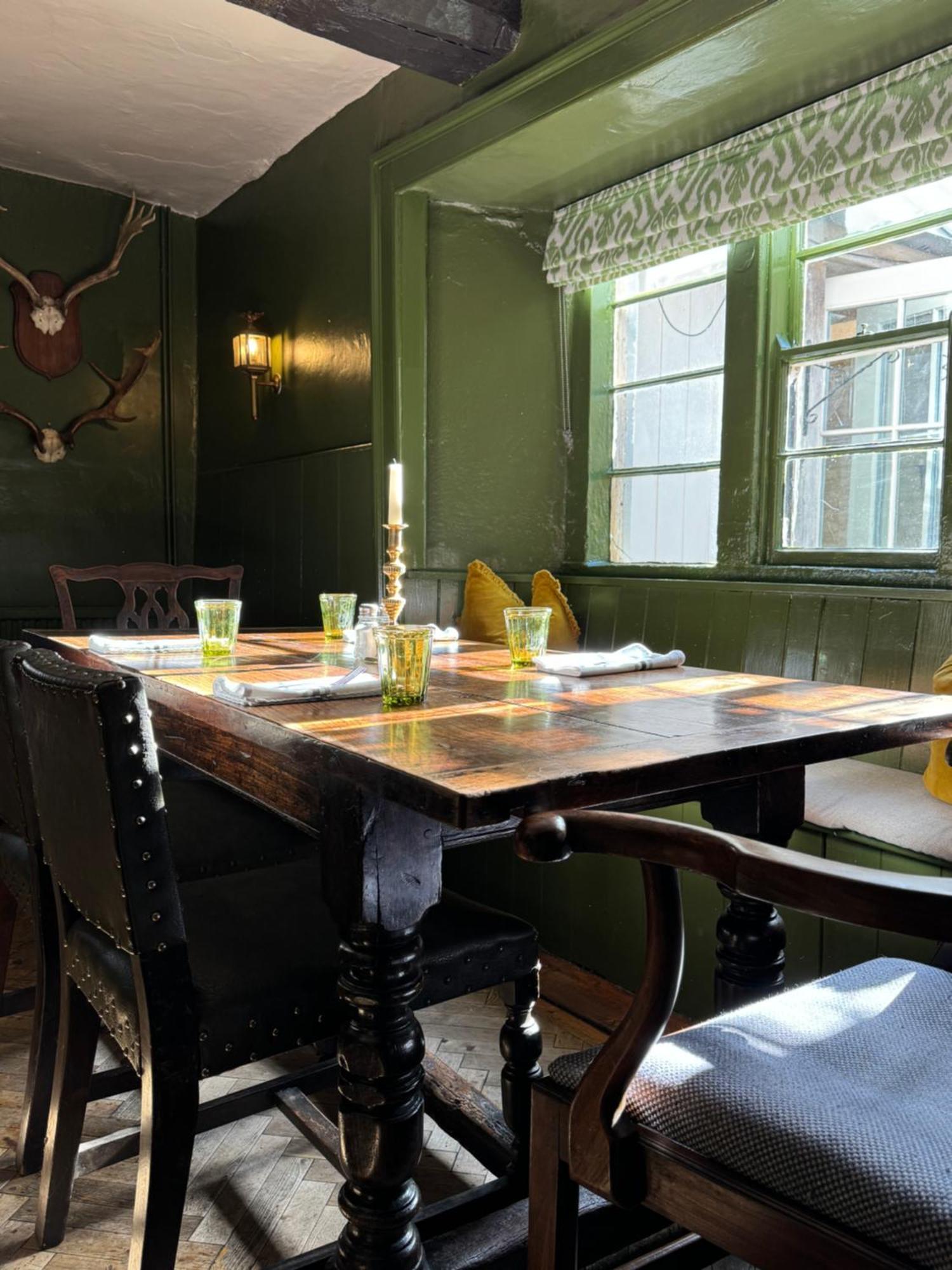 Neeld Arms Hotel Grittleton Luaran gambar