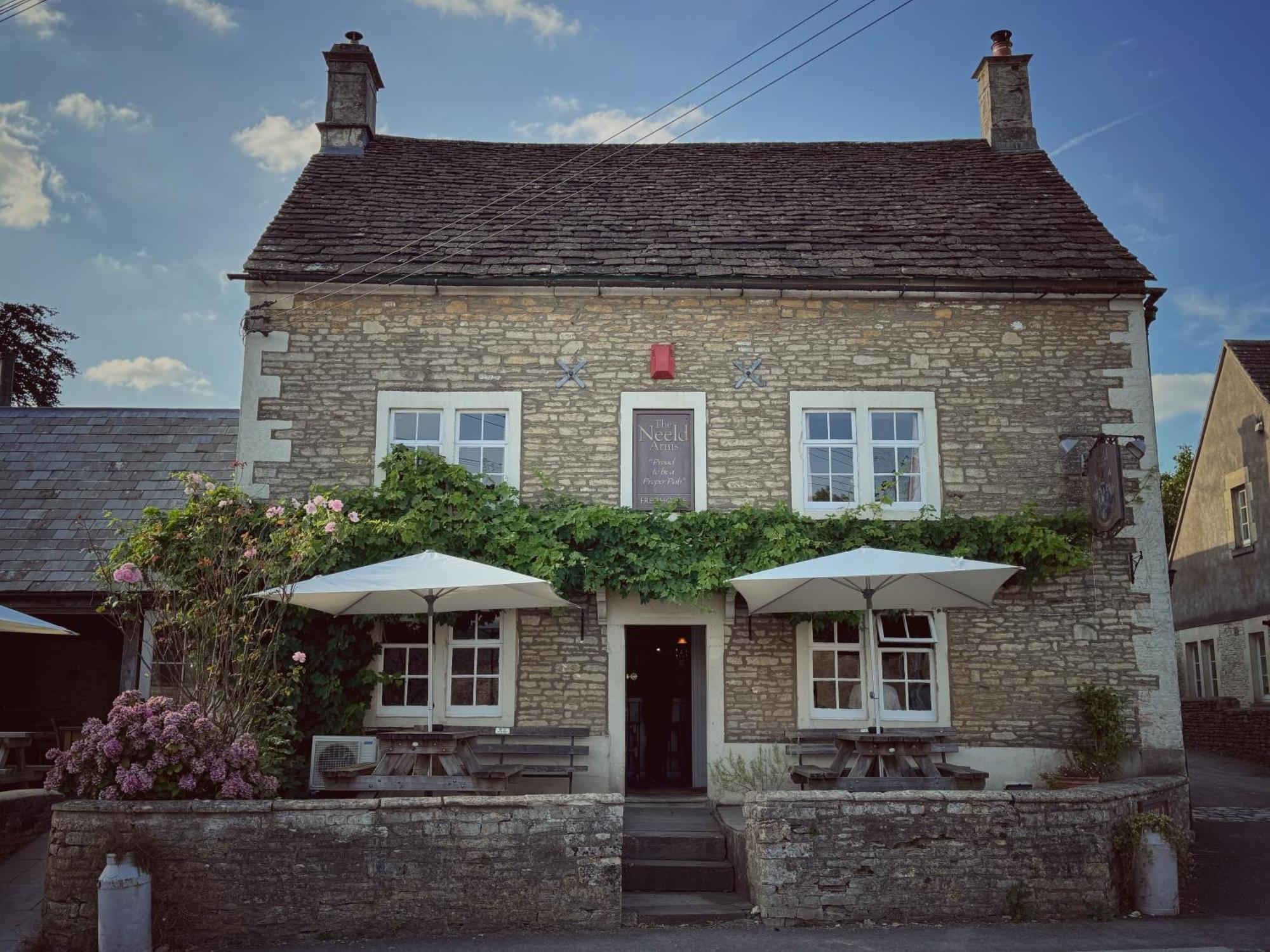 Neeld Arms Hotel Grittleton Luaran gambar