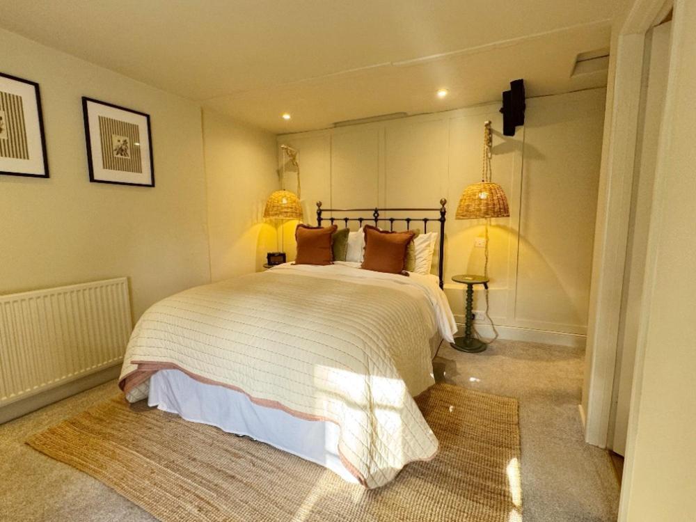 Neeld Arms Hotel Grittleton Luaran gambar
